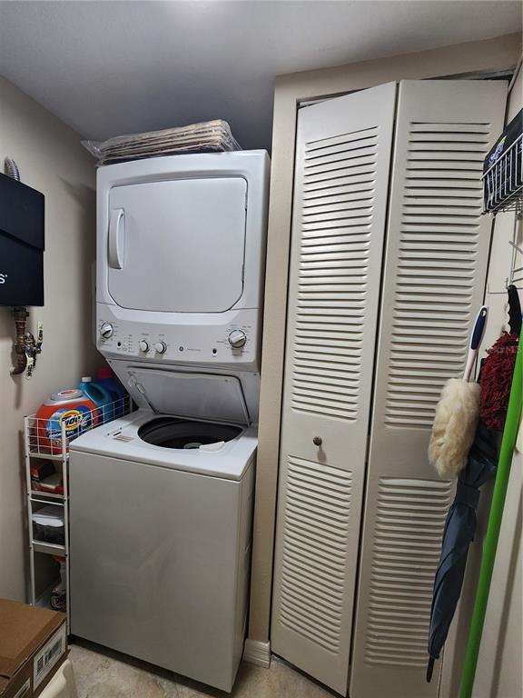 Building Photo - 6361 Bahia Del Mar Blvd S