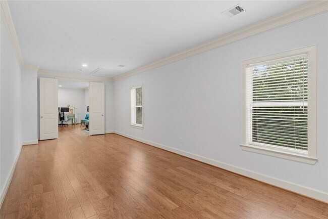 Building Photo - 6404 Community Dr
