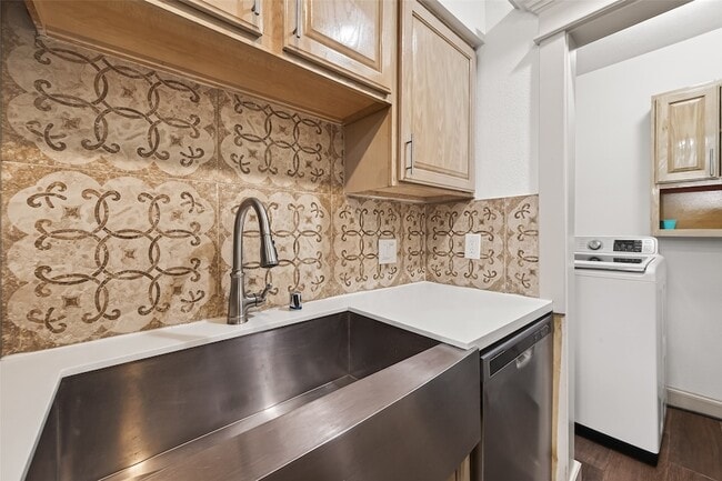 Building Photo - 3684 Ocee St