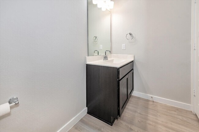 Building Photo - 10651 Whitejacket