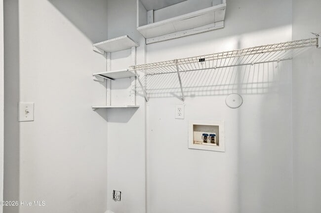 Building Photo - 118 Avondale Ave