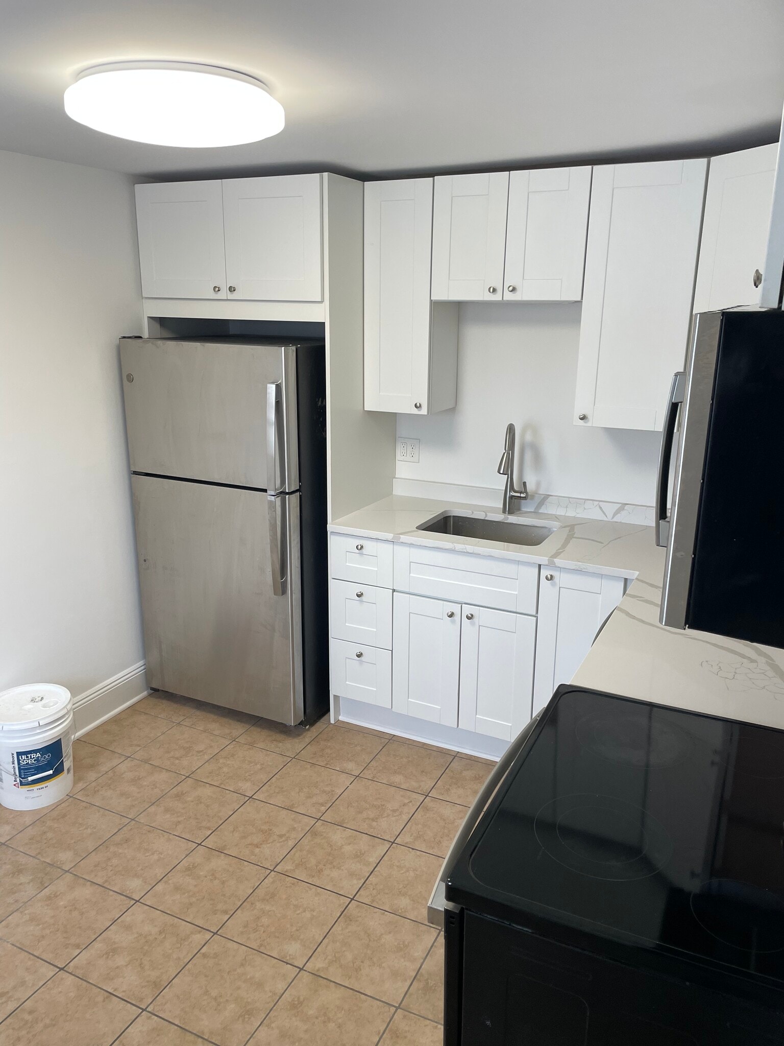 Building Photo - 125 Tunxis Hill Rd