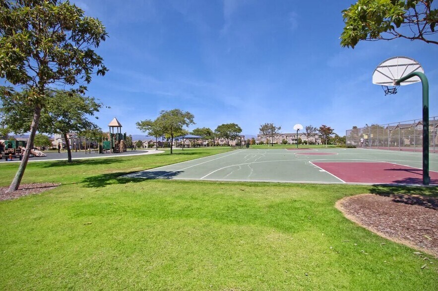 Building Photo - 715 Garonne St