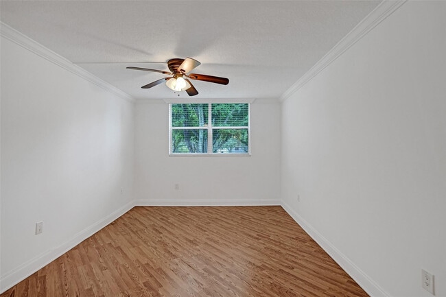 Building Photo - 9351 Lime Bay Blvd