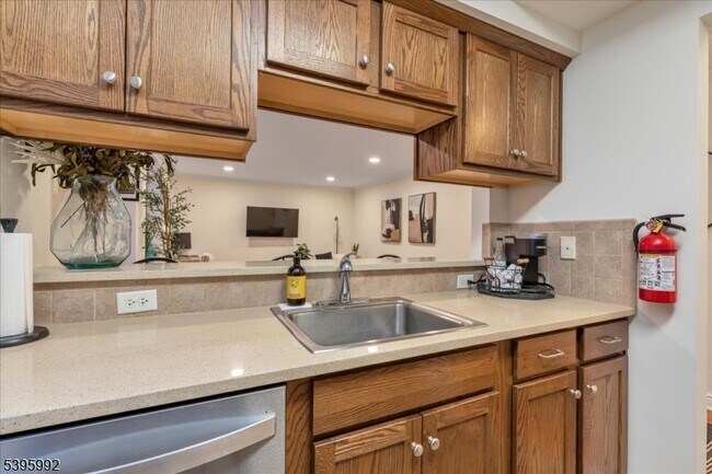 Building Photo - 7 Prospect St