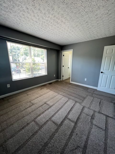 Building Photo - 2800 Pheasant Field Dr