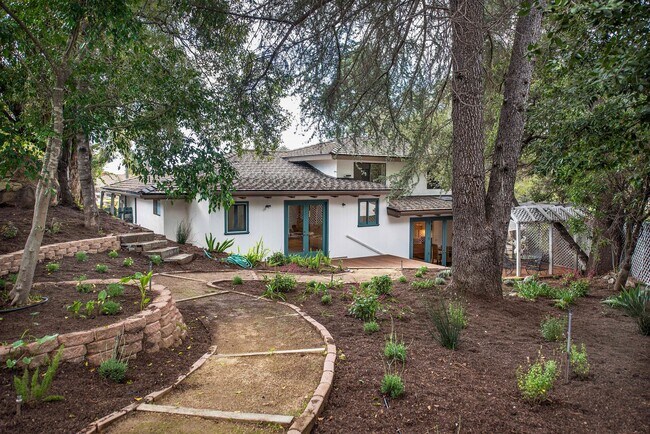 Building Photo - SPACIOUS SAN ROQUE HOME (CENTRAL AC)