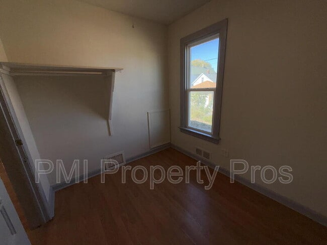 Building Photo - 3057 N Holton St