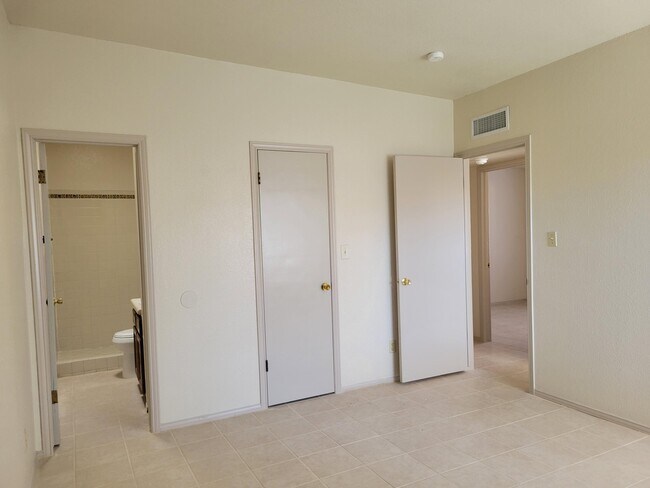 Building Photo - 3324 Red Sails Dr