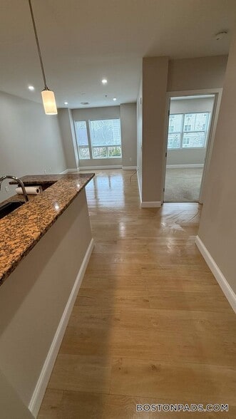 Building Photo - 75 S Main St