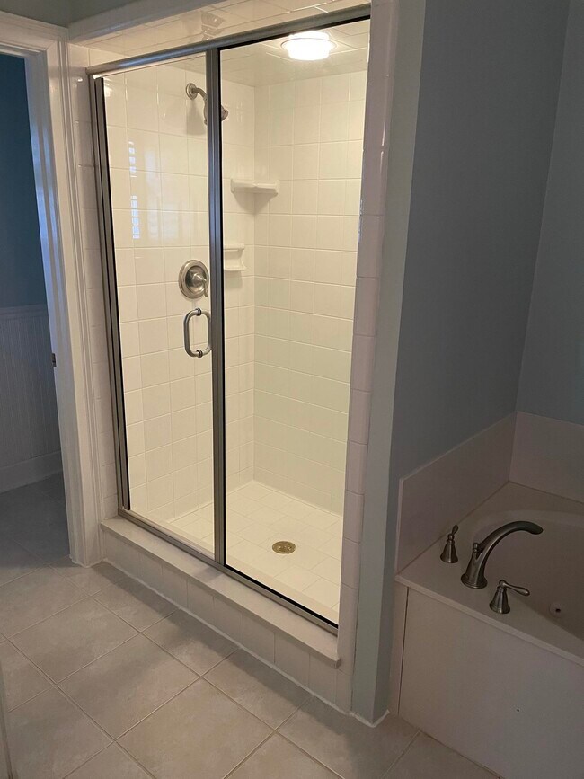 Building Photo - 8970 Eagles Ridge Dr