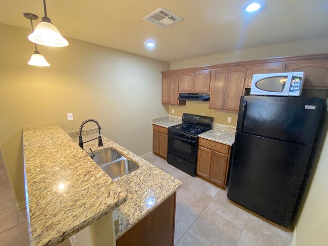 Building Photo - 5710 Saluki Dr