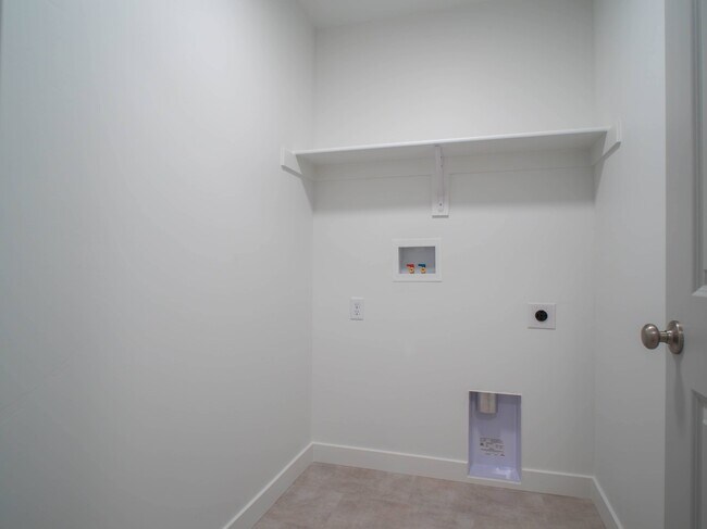 Building Photo - 3545 Hardman Way