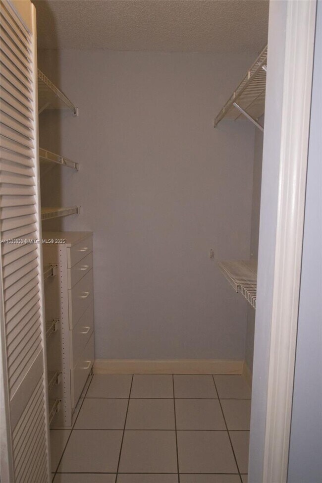 Building Photo - 921 NW 132nd Ave W