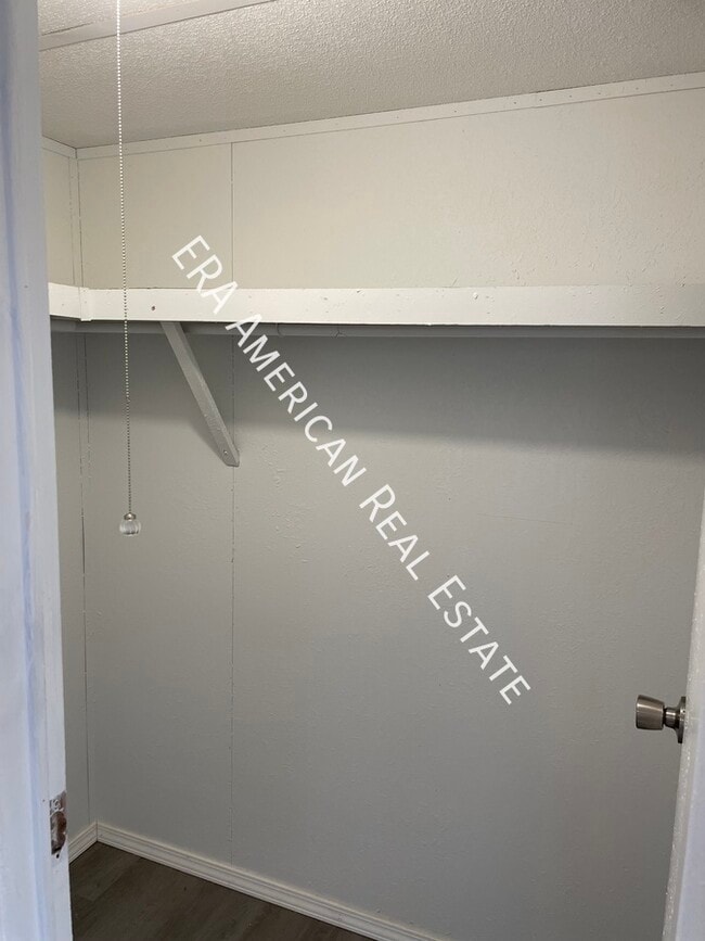 Building Photo - 5975 Staff Rd