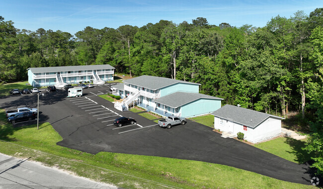 Building Photo - Pine Haven Apartments