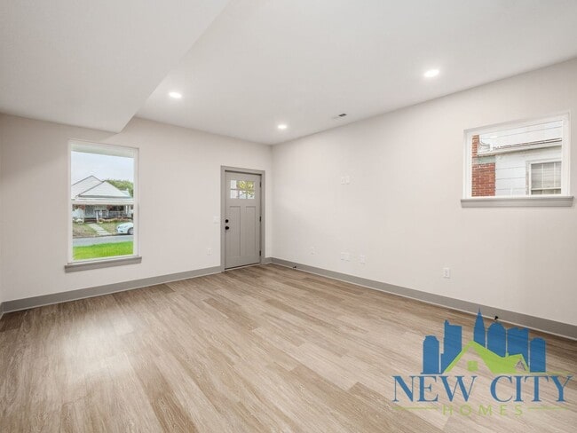 Building Photo - Recently Built 2 Bedroom 2 1/2 Bathroom Single Family Home in South Columbus!