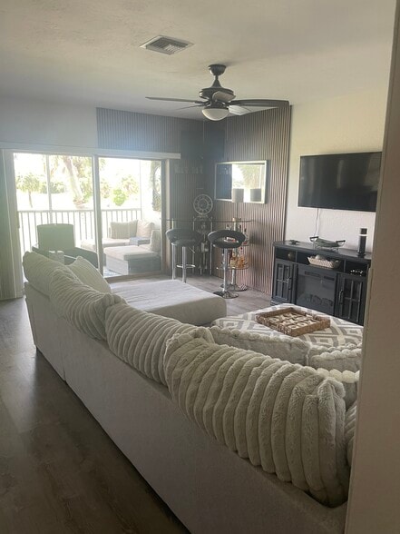 Building Photo - 3907 San Rocco Dr