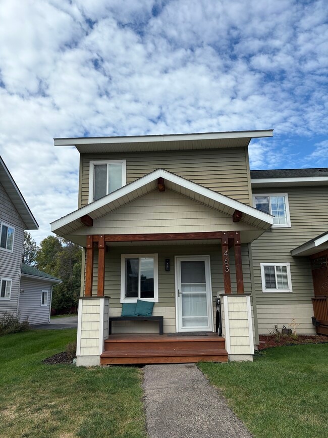 Building Photo - 463 Aspen Ct