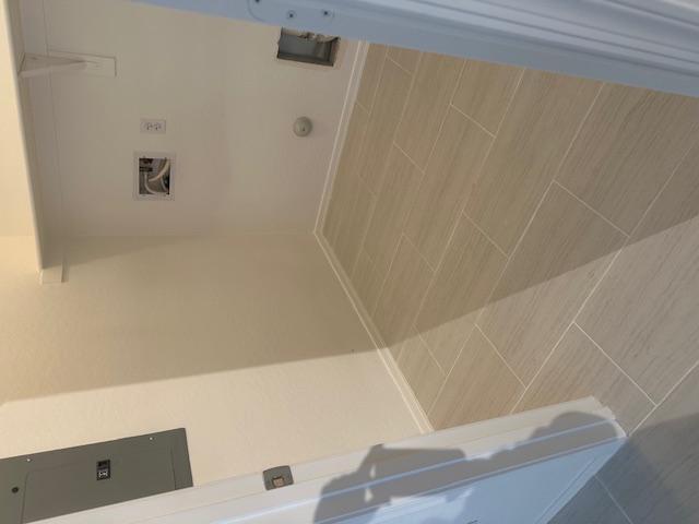 Building Photo - 2250 E Deer Valley Dr