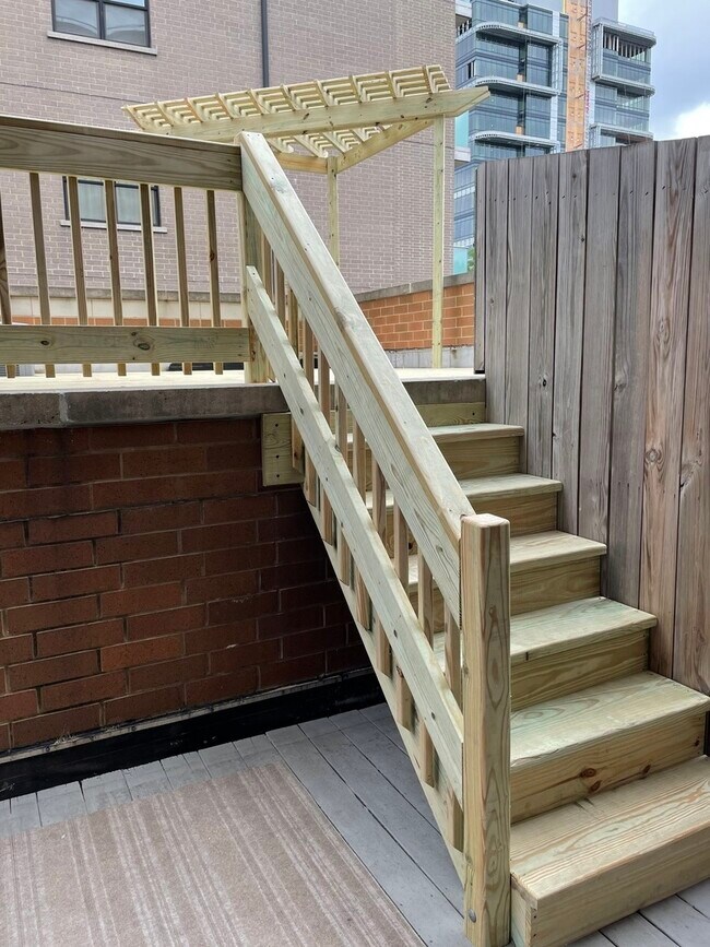 Building Photo - 1162 W Hubbard St