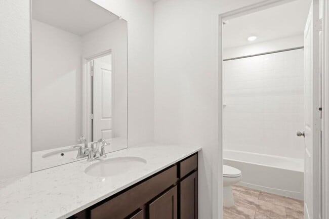 Building Photo - 4322 Fellows Dr