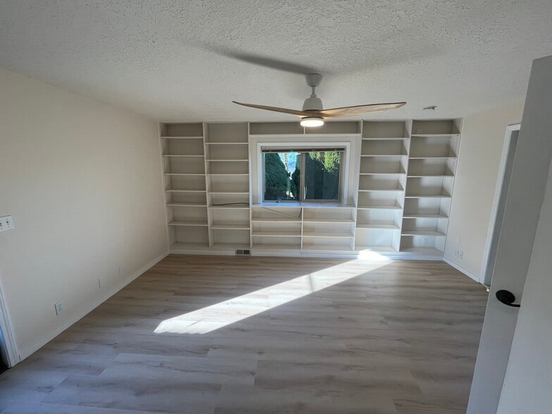 Building Photo - 1437 SW 13th Pl