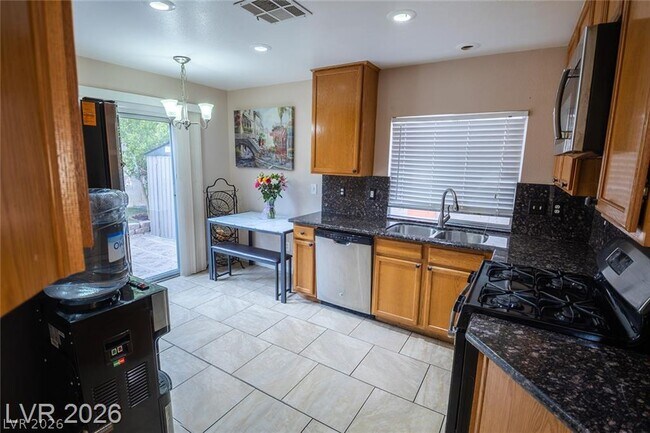 Building Photo - 805 Old Mine Creek Ln