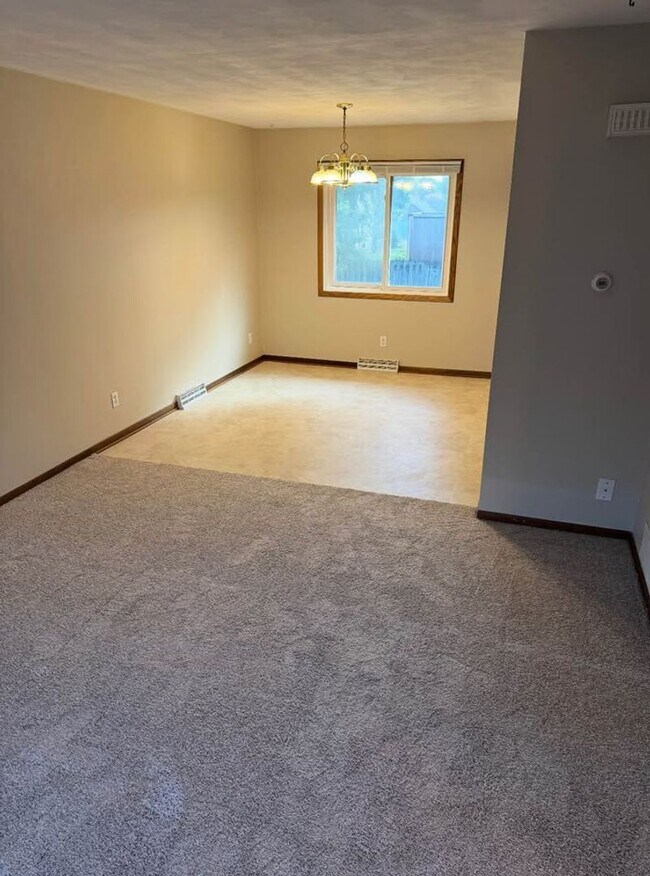 Building Photo - 2245 N Cedar Ave