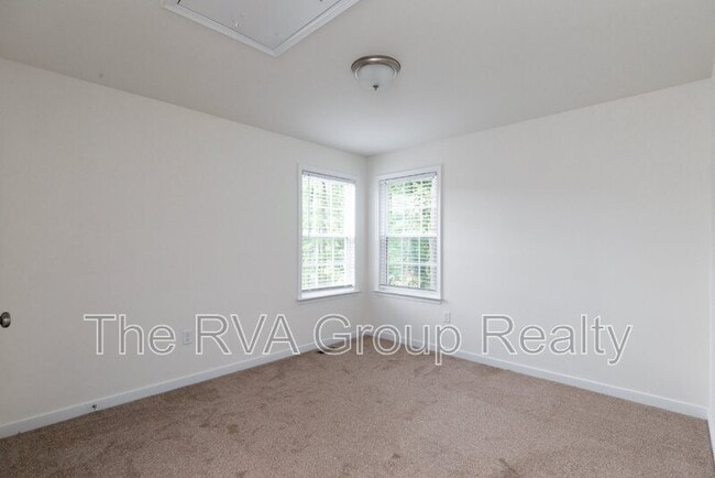 Building Photo - 5620 Moss Side Ave