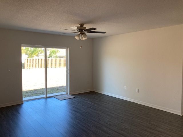 Building Photo - 11 Ripcord Ln
