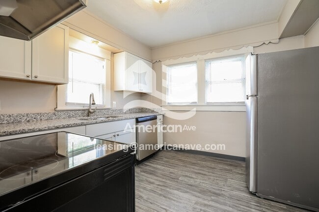 Building Photo - 2074 16th St SW
