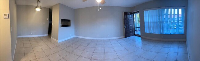 Building Photo - 3662 N University Dr