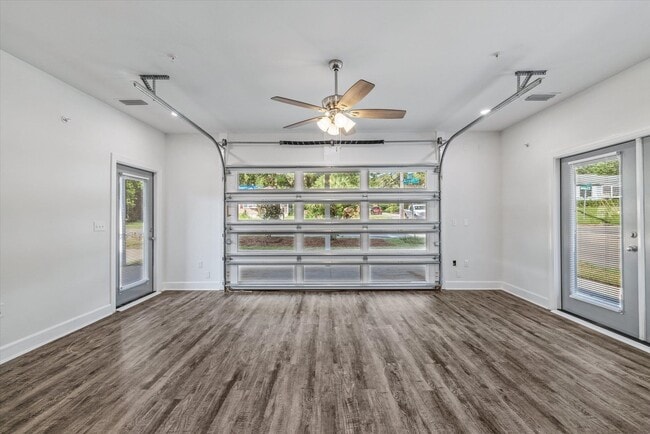 Building Photo - 1720 Airport Dr