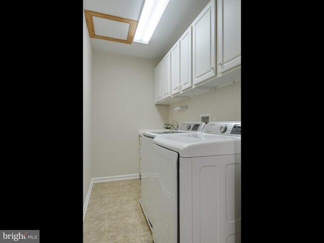 Building Photo - 209 N Caldwell Cir