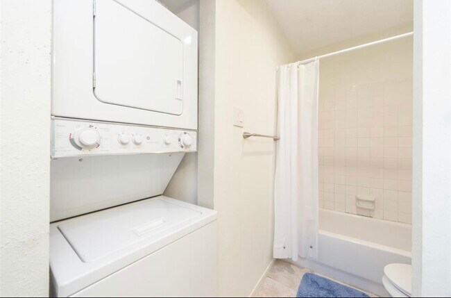 Building Photo - 10049 Westpark Dr