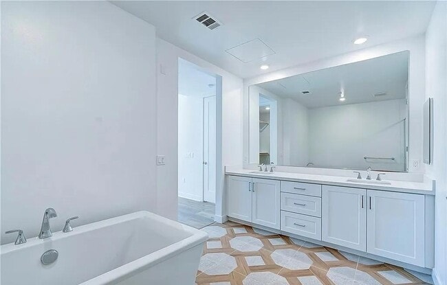Building Photo - 1204 Rivington