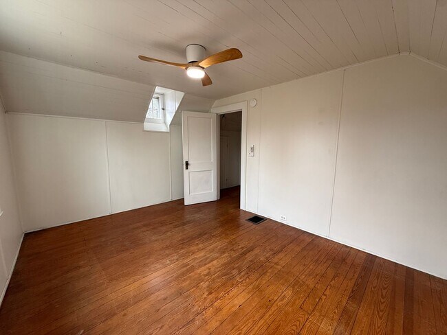 Building Photo - 4676 Sevierville Rd