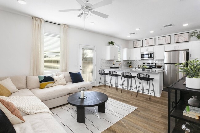 Building Photo - Townhomes at Sunnyside