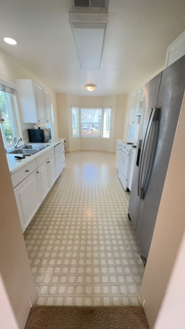 Building Photo - Wonderful 3 BD / 2.5 BA Home In Ewa Beach!!!