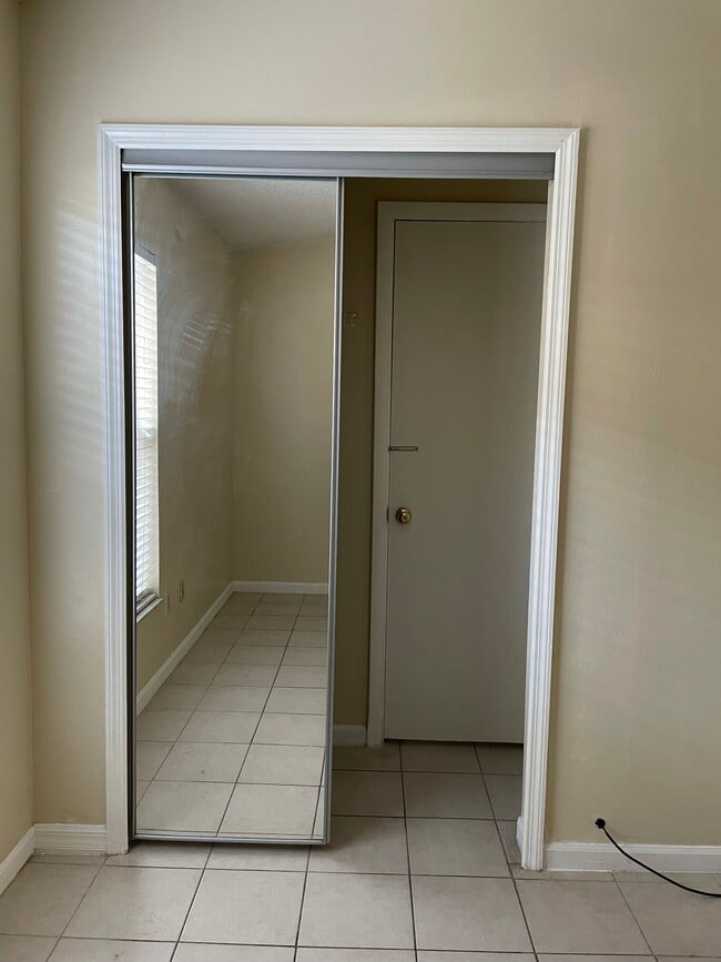 Building Photo - 464 Short Pine Cir