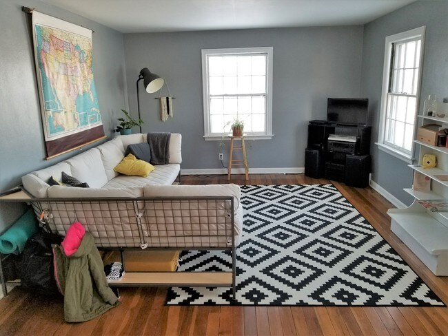 Lakeside 2br Upper - 1316 Delta Blvd