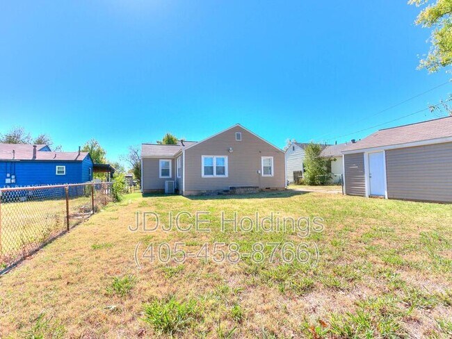 Building Photo - 513 E Northrup Dr