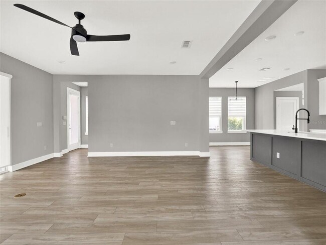 Building Photo - 13782 Grignard Aly