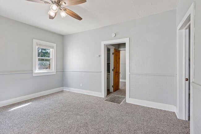 Building Photo - 3754 S Delaware St