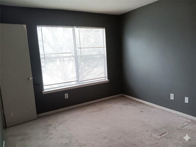 Building Photo - 4127 Mistissin Ln