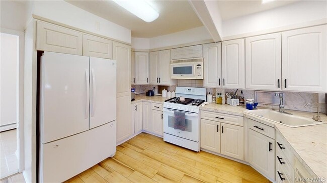 Building Photo - 121 Woodward Pkwy