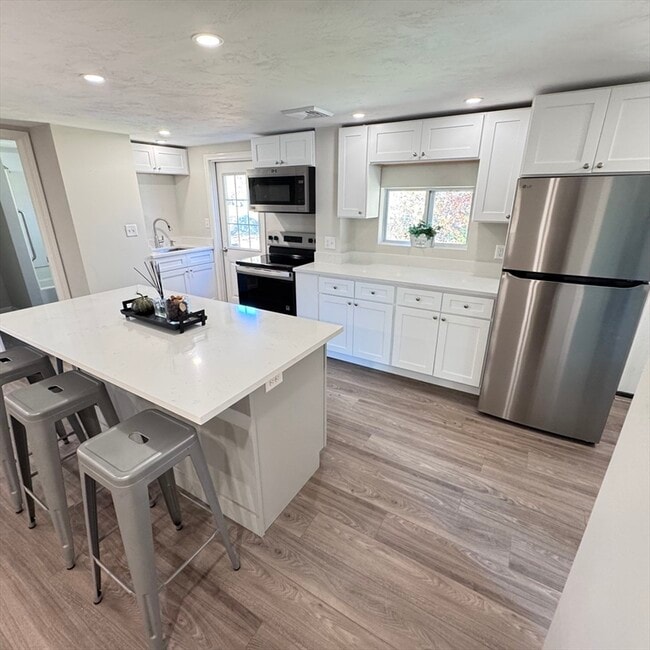 Building Photo - 131 Worcester-Providence Turnpike