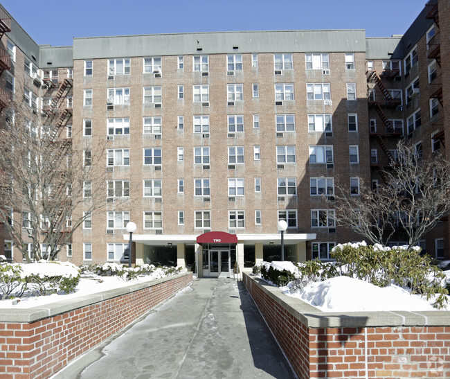 Building Photo - Sadore Lane Gardens