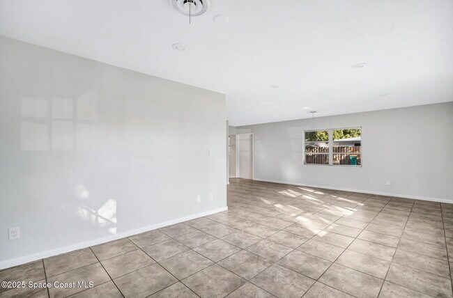 Building Photo - 2416 Lee Ave